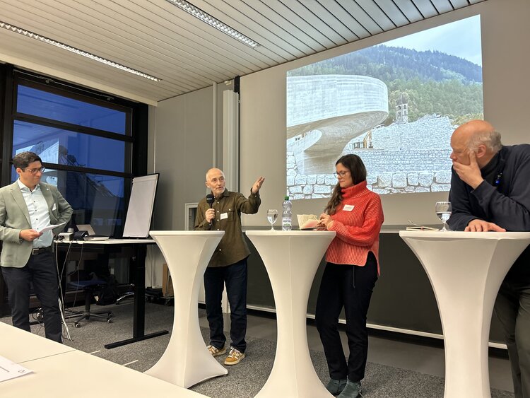 Vernissage und Fachgespr&auml;ch zum Betonpreis 2025 an der FH OST in Rapperswil